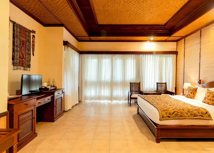 Resort Sri Phala & 4*
