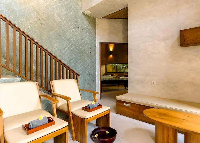 Sri Phala & Resort 4*