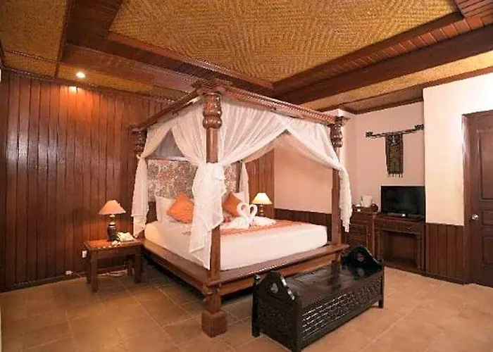 Resort Sri Phala & 4*