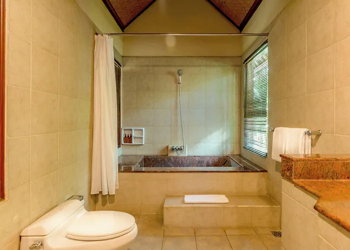 Resort Sri Phala & 4*